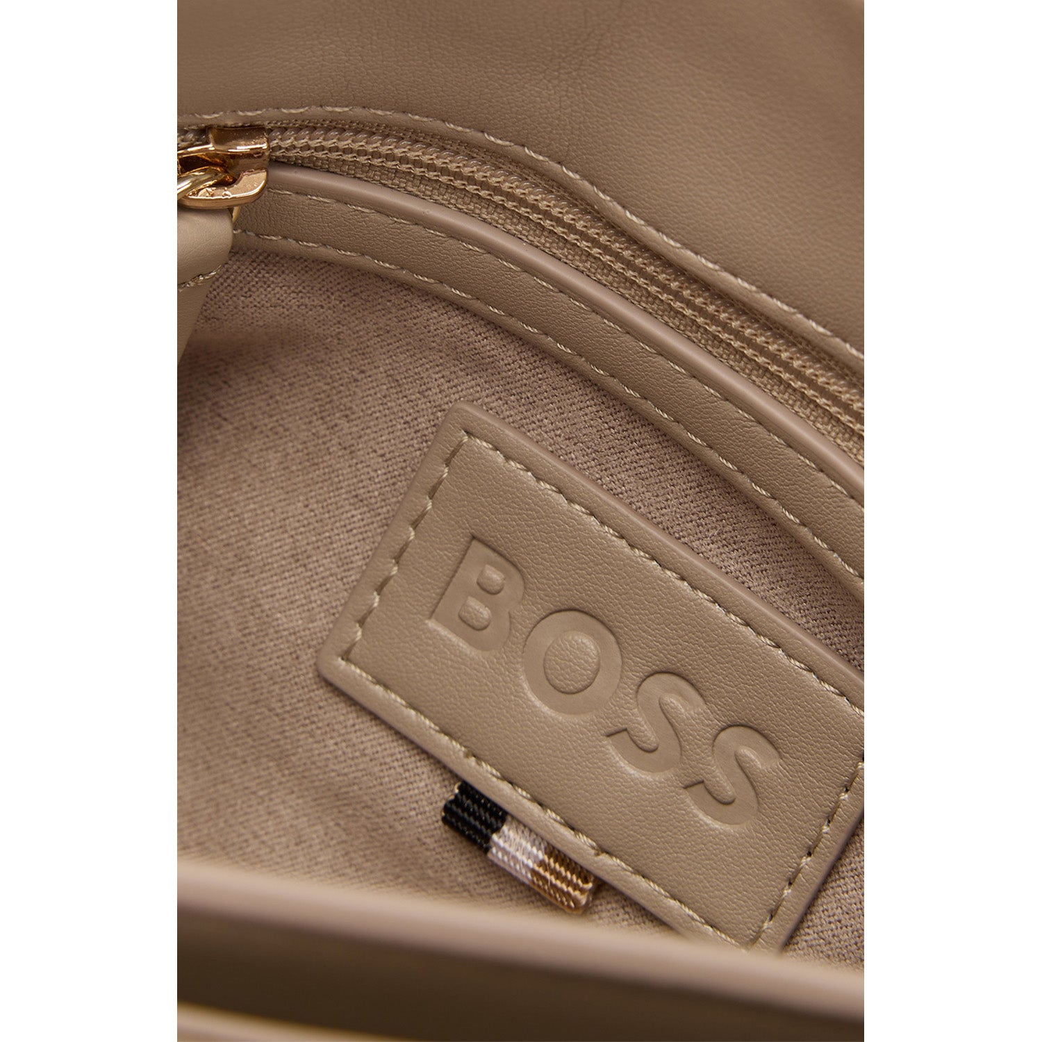 B Icon Shoulder Bag M
