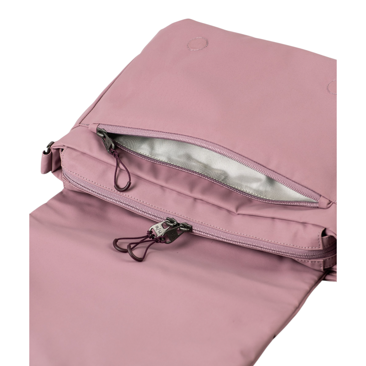 Lieblingstasche Aoki RE lite crossbody bag in dusty pink with zippered compartments and branded metal pullers