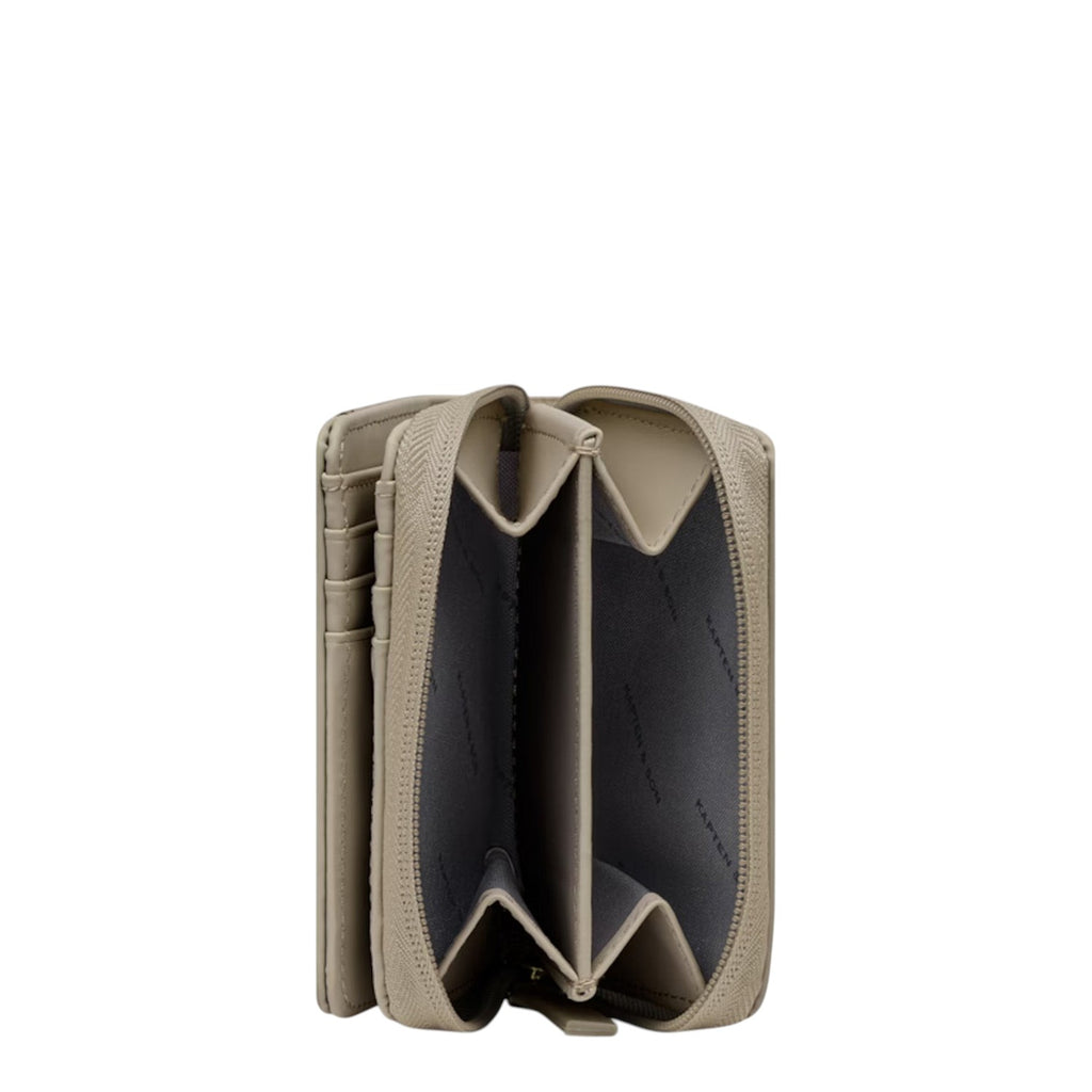 Lieblingstasche Bergen Pro Wallet Small in beige corduroy with open zipper compartment and card slots