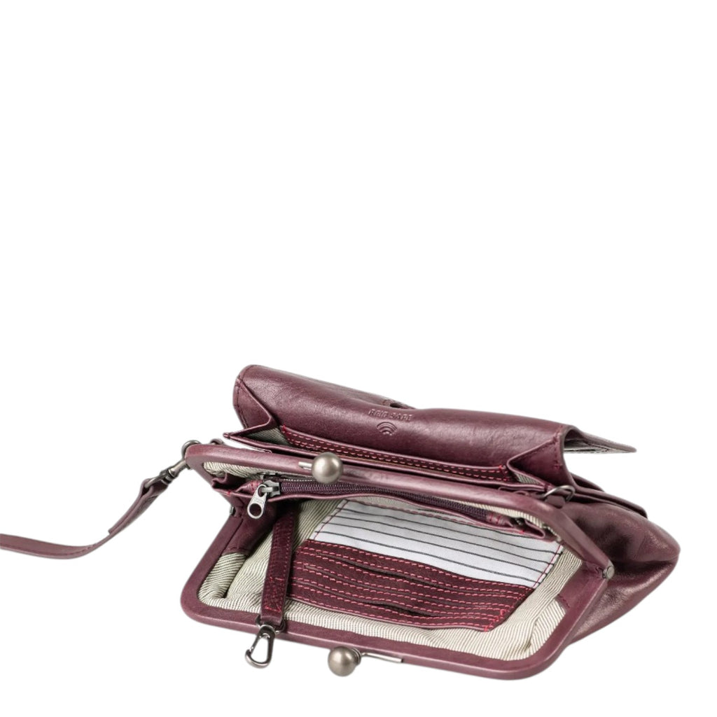 Lieblingstasche Mrs. Whoopie Pie burgundy leather wallet with kiss-lock closure and interior card slots