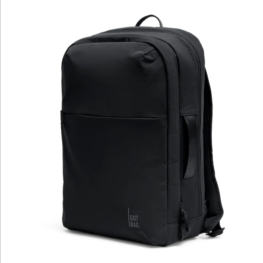 Lieblingstasche Commuter Pack in matte black, a sleek minimalist backpack for daily travel and professional use.