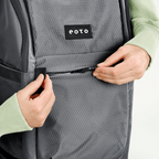 Lieblingstasche eoto Easy27 grey backpack with a textured grid pattern and a front zipper pocket