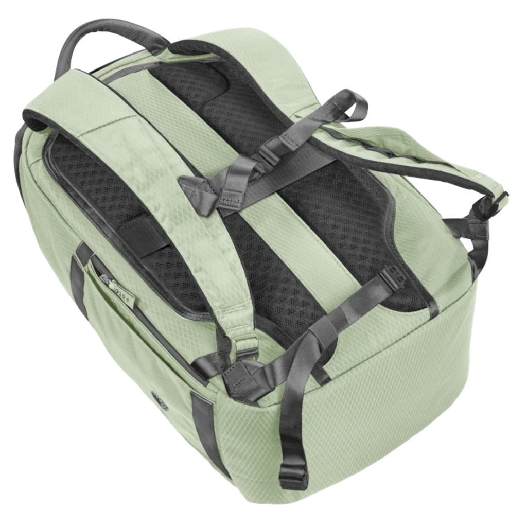 Lieblingstasche eoto Easy27 sage green recycled daypack with breathable back padding and adjustable shoulder straps