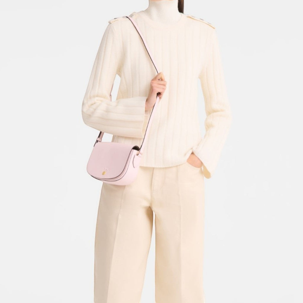 Lieblingstasche Epure S light pink leather crossbody bag with gold hardware and a small gold logo.