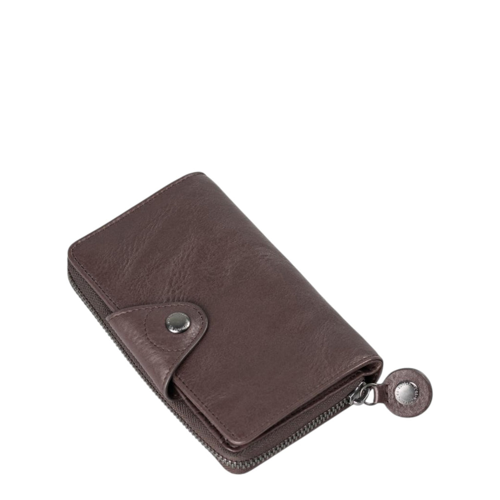 Lieblingstasche Francis brown leather wallet with a secure snap button closure and wrap-around zipper