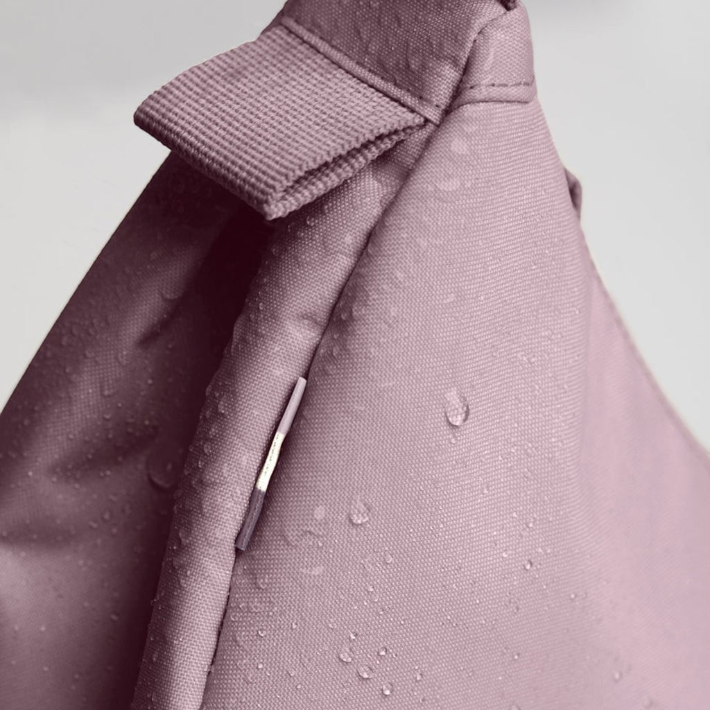 Lieblingstasche GOT BAG Moon Bag Small in dusty pink with water-repellent fabric texture and close-up detail.