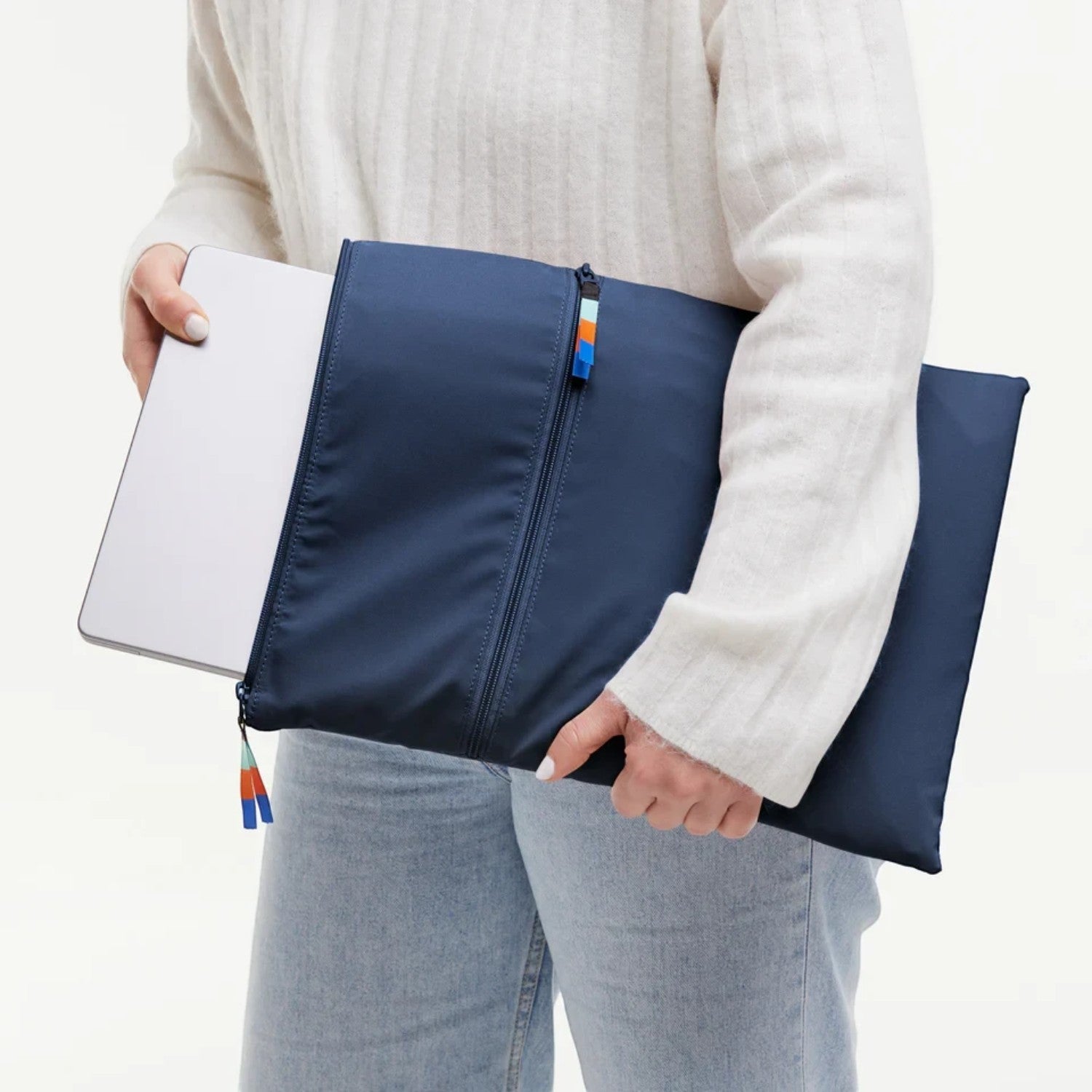 Lieblingstasche GOT BAG Rolltop Lite 2.0 navy blue laptop sleeve with zipper and colorful pull tabs