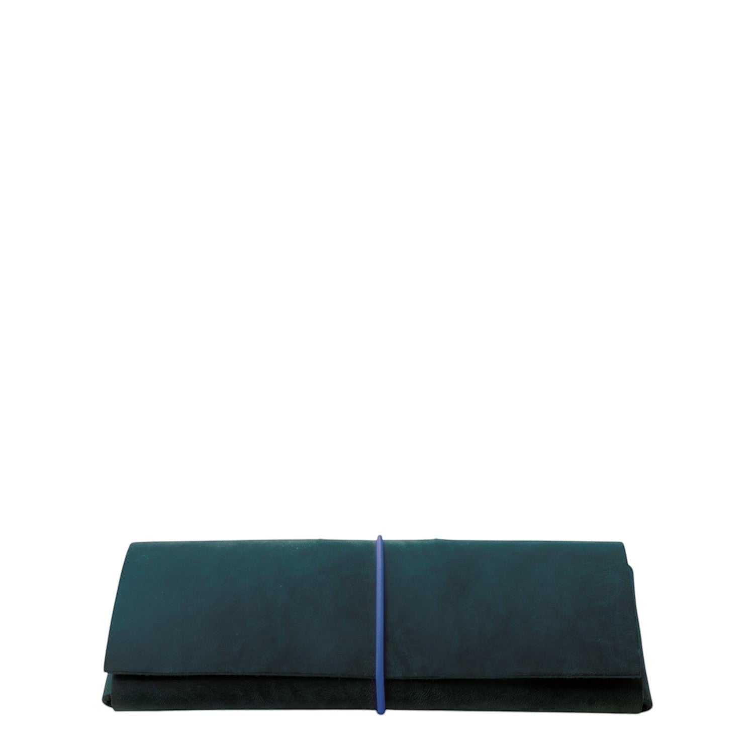Lieblingstasche Keeper Etui in dark teal leather with a slim blue elastic band closure on a white background.