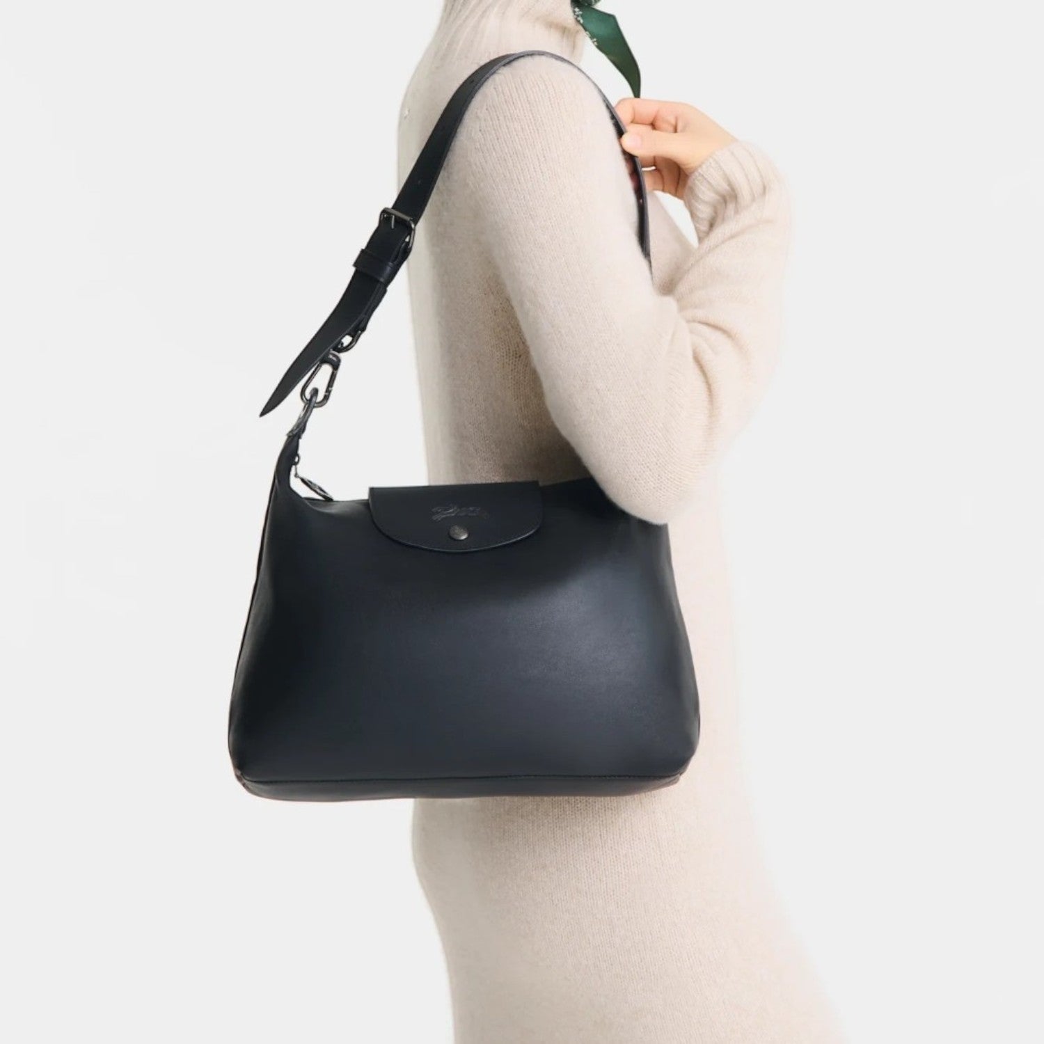 Lieblingstasche Le Pliage Xtra M black cowhide leather shoulder bag with adjustable strap and metallic details