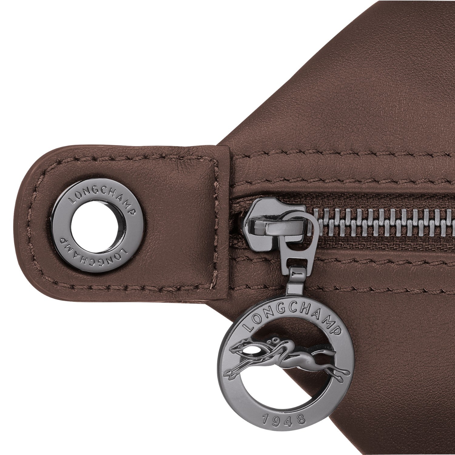Lieblingstasche Le Pliage Xtra M shoulder bag in brown leather with silver hardware and signature horse logo.