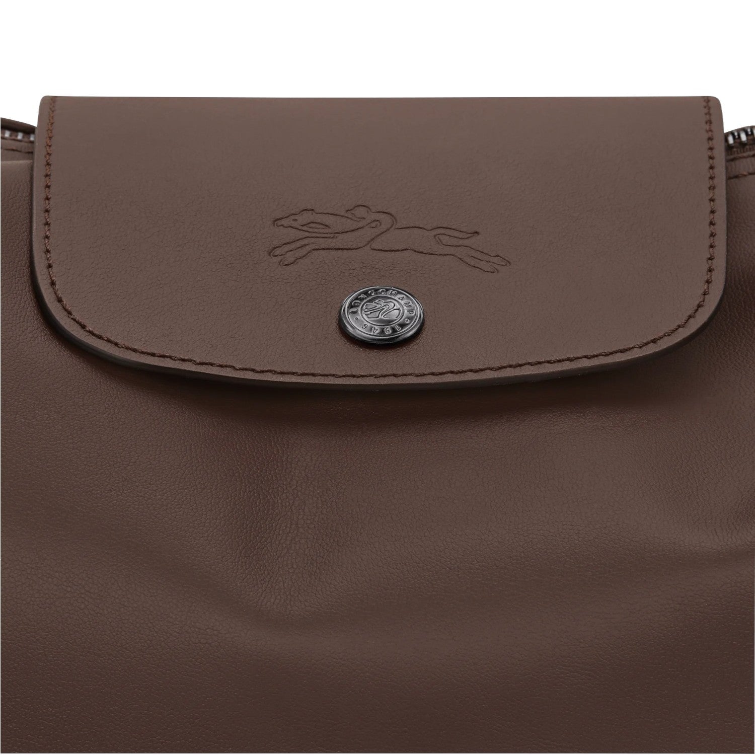 Lieblingstasche Le Pliage Xtra XL shoulder bag in brown leather with embossed horse logo and silver snap closure.