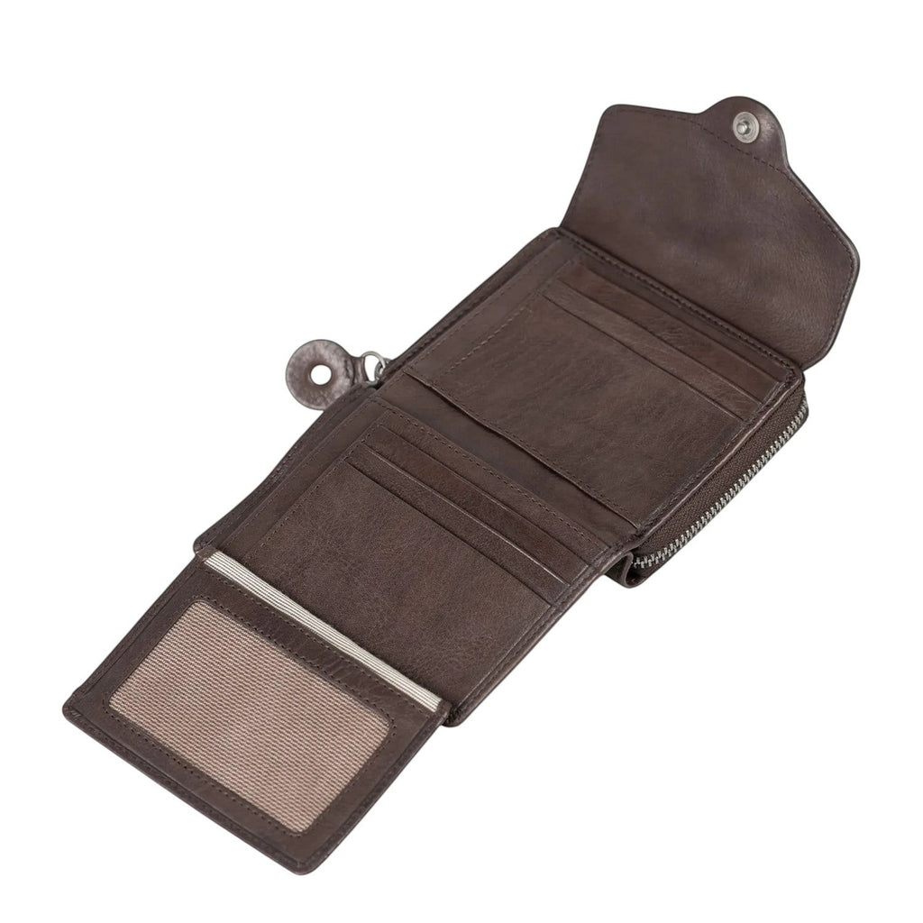 Lieblingstasche Lesley brown leather wallet open with card slots and ID window