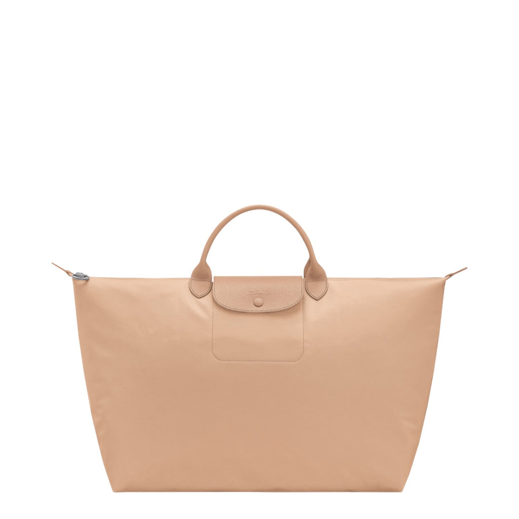 Lieblingstasche Longchamp Le Pliage One large beige travel bag with minimalist monochrome design and leather flap
