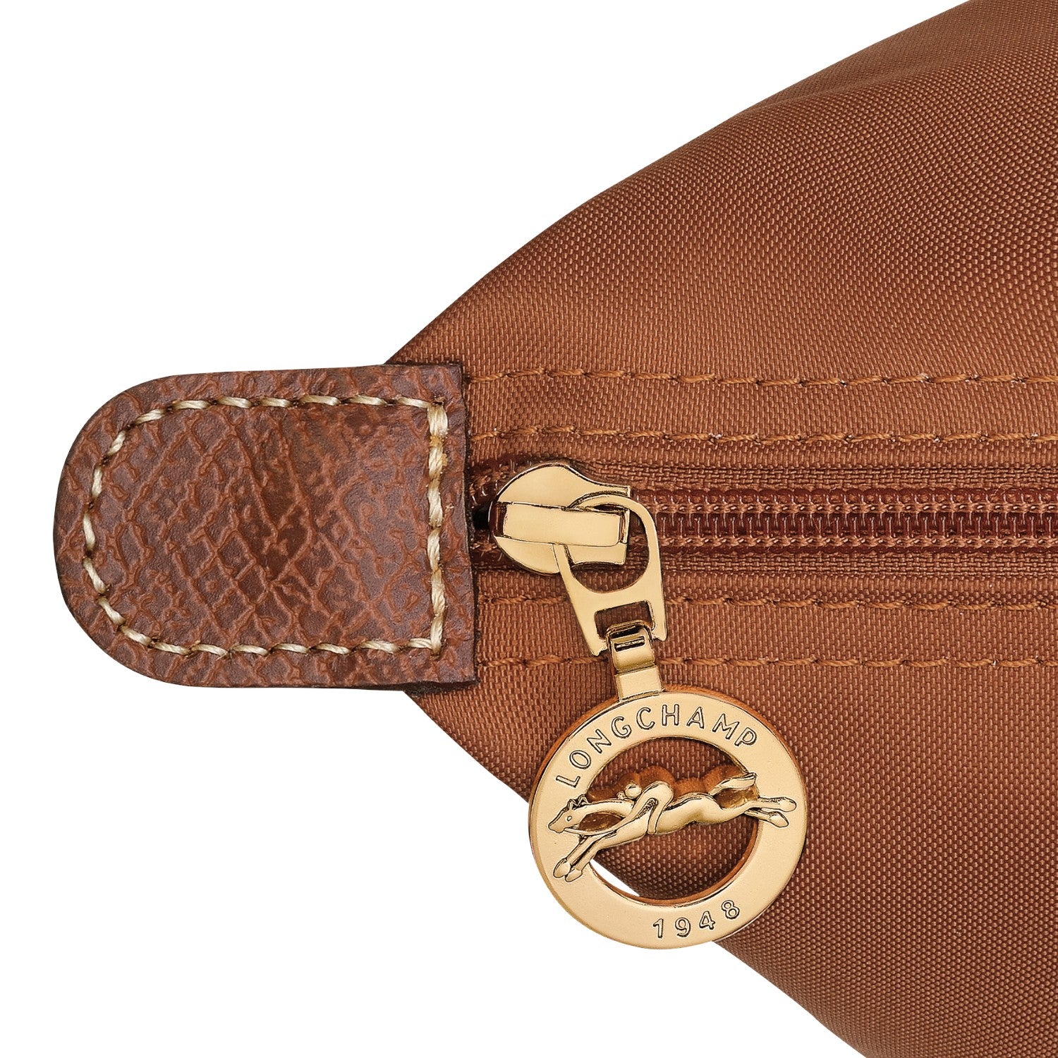 Lieblingstasche Longchamp Le Pliage shoulder bag brown nylon detail with gold logo zipper pull