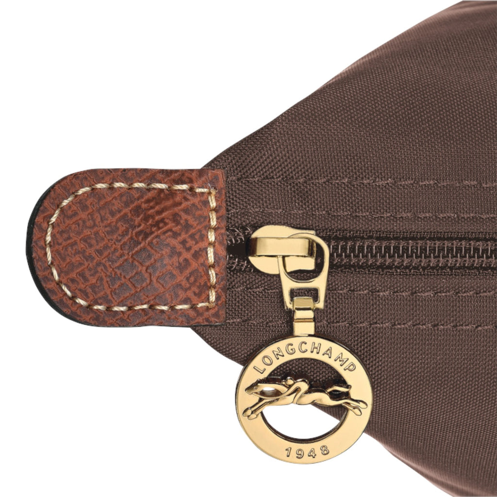 Lieblingstasche Longchamp Le Pliage handbag brown nylon with gold logo zipper pull and textured leather detail