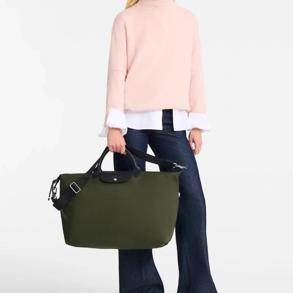 Lieblingstasche Longchamp Le Pliage Energy travel bag in olive green canvas with black leather trim and shoulder strap