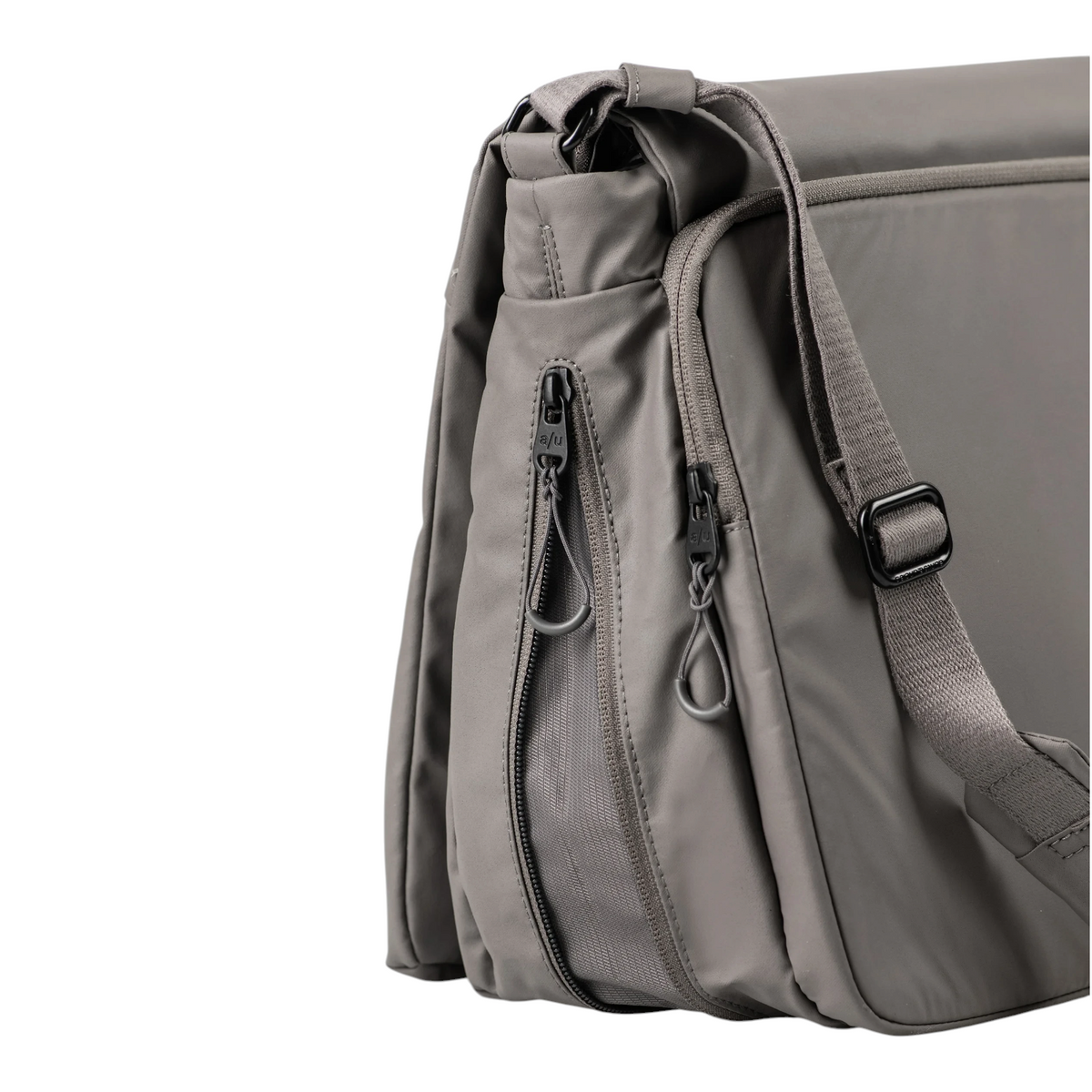 Lieblingstasche Midori RE lite grey messenger bag with adjustable strap and side zipper detail