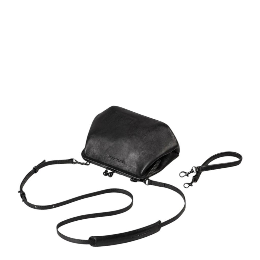 Lieblingstasche Mrs. Pizzelle black leather crossbody bag with a vintage-style kiss-lock clasp and detachable strap.