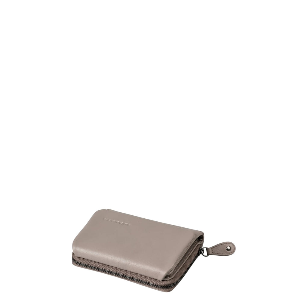 Lieblingstasche Myrtle taupe leather wallet with a secure wrap-around zipper closure