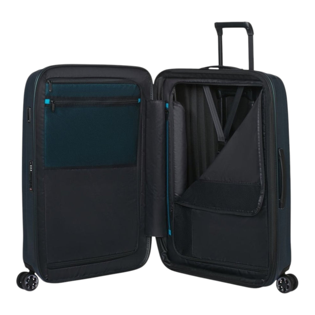 Lieblingstasche NEXIS Spinner 76/28 Exp suitcase interior view showing dark blue lining and organizational pockets