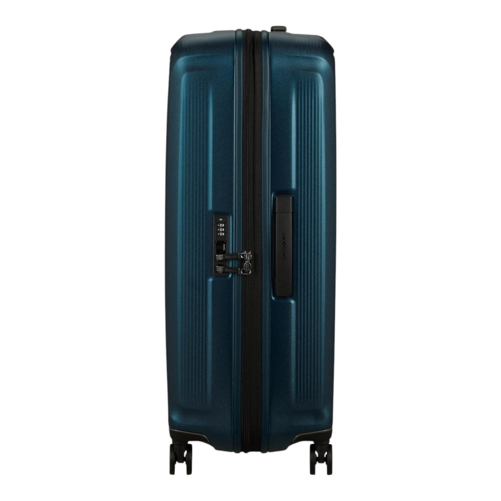 Lieblingstasche NUON Spinner 75/28 Exp suitcase in dark blue with a hard shell, side handle, and integrated TSA lock.