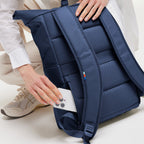 Lieblingstasche Rolltop Easy navy blue backpack with padded straps and side phone pocket