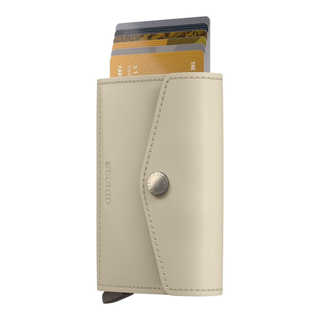 Lieblingstasche Secrid Envelope Original cardholder in cream leather with a snap button closure and card ejector