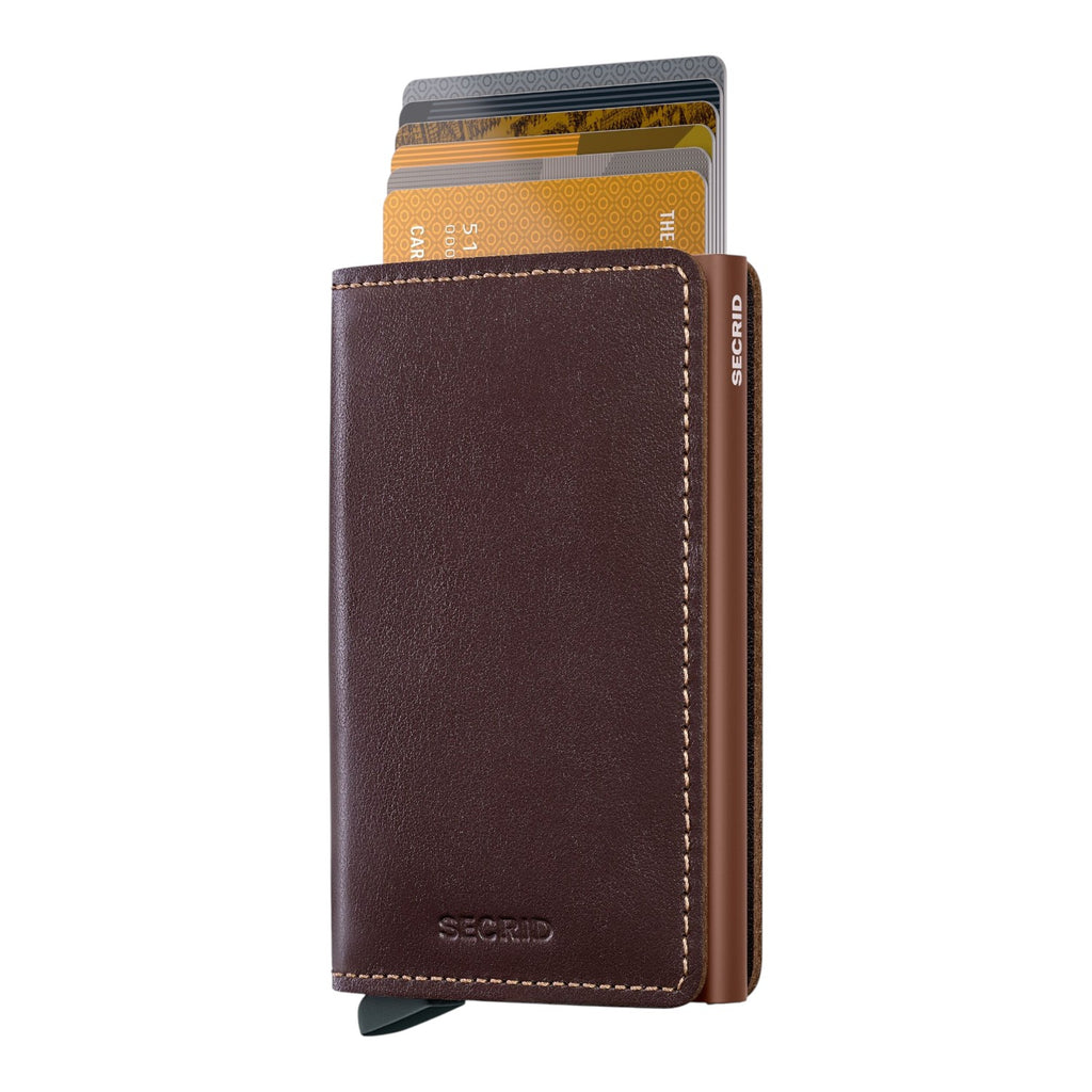 Lieblingstasche Secrid Slimwallet Original in dark brown leather with an integrated aluminum card protector.