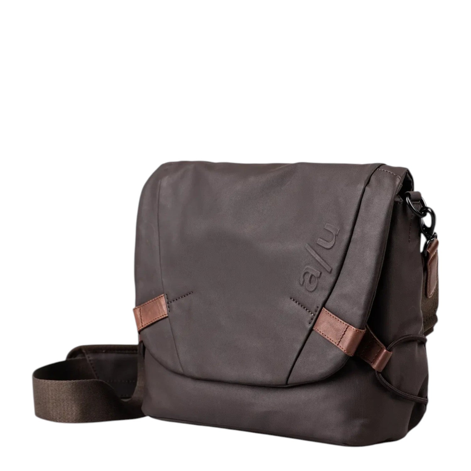 Lieblingstasche Sendai dark brown messenger bag with a flap closure and adjustable shoulder strap