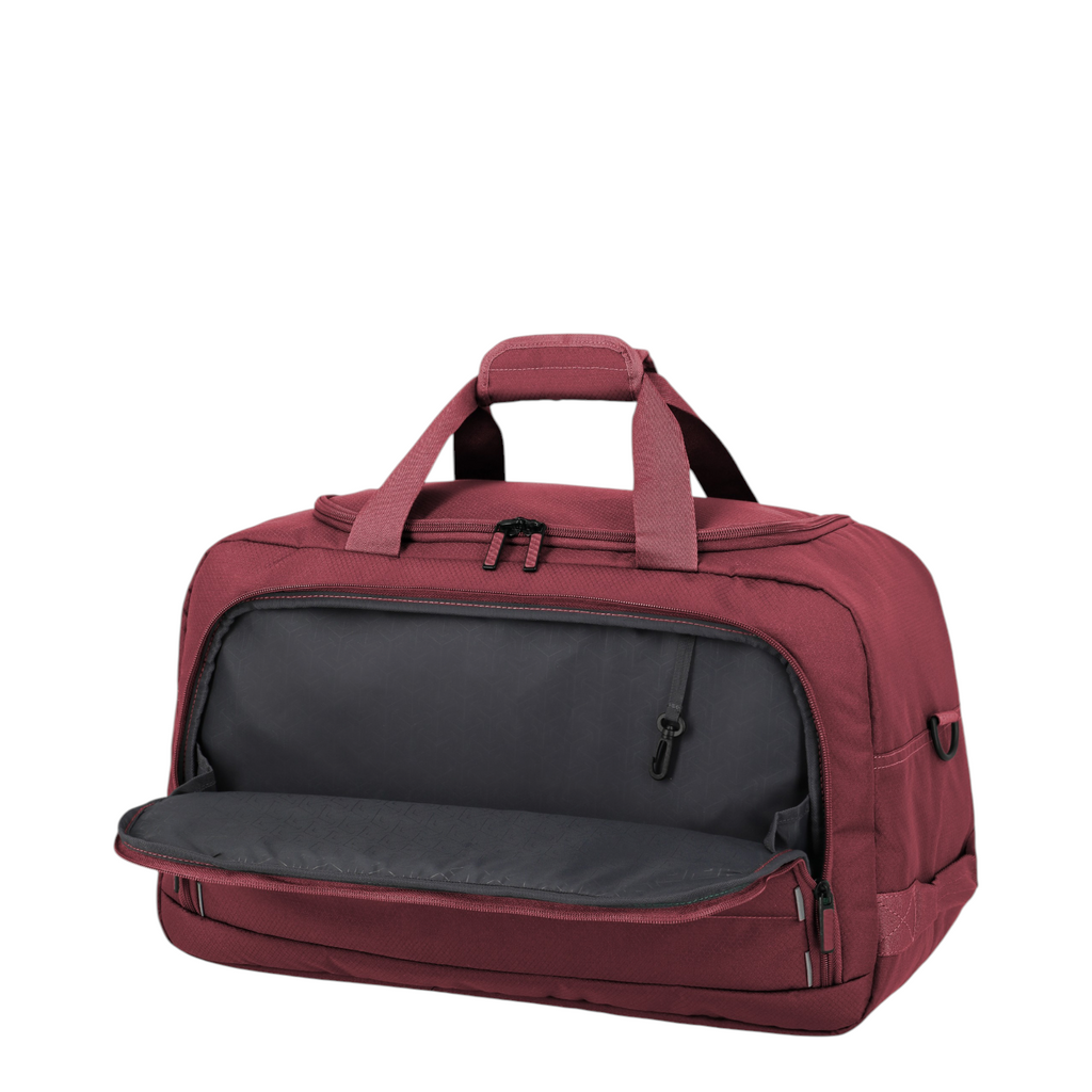 Lieblingstasche Skaii weekender rucksack in burgundy with a front zippered pocket and durable fabric construction