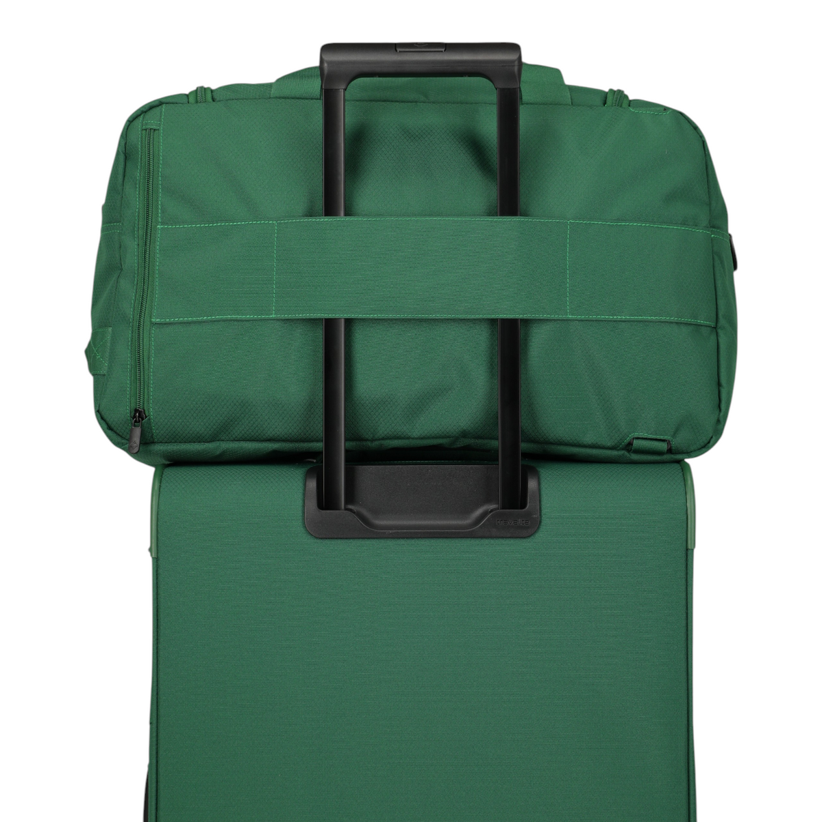Lieblingstasche Skaii green weekender rucksack attached to a matching green suitcase handle for travel