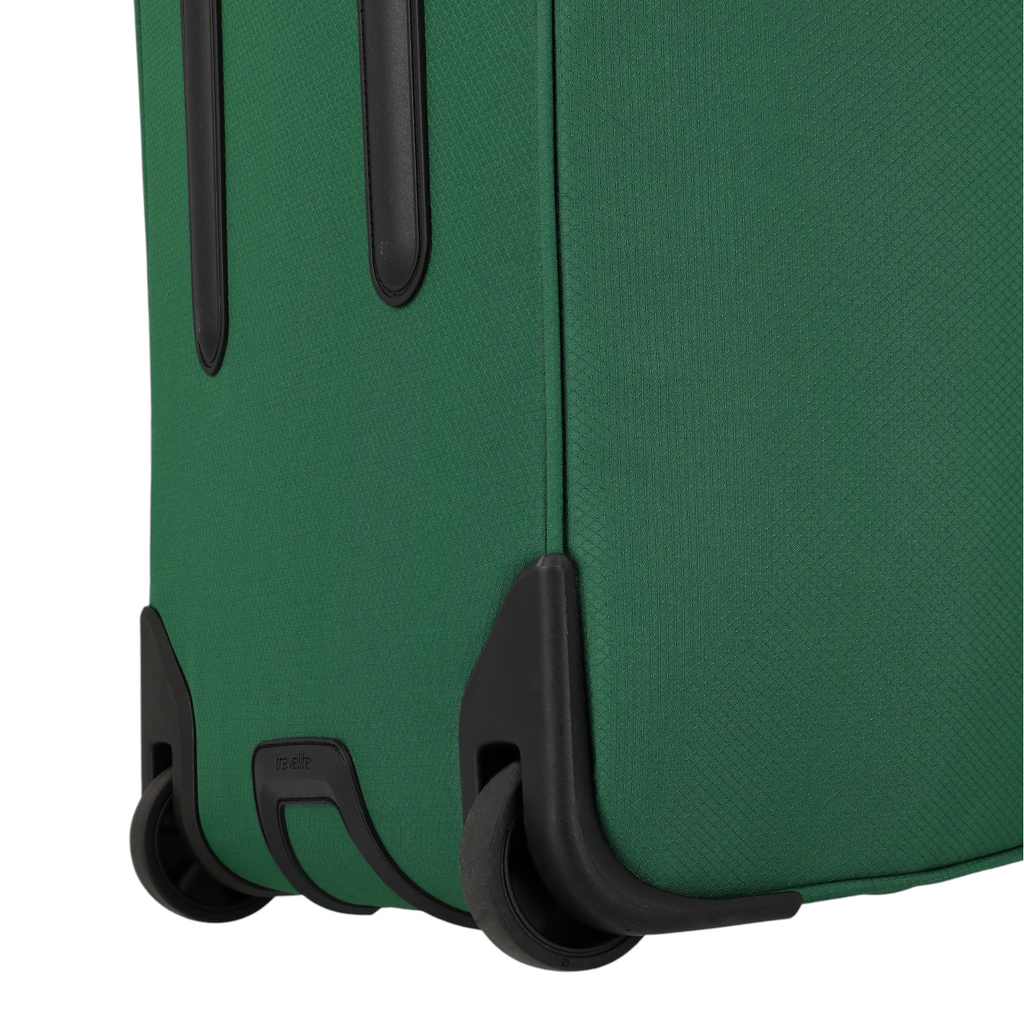 Lieblingstasche Skaii wheeled duffle bag in green with durable black corner protectors and smooth rolling wheels