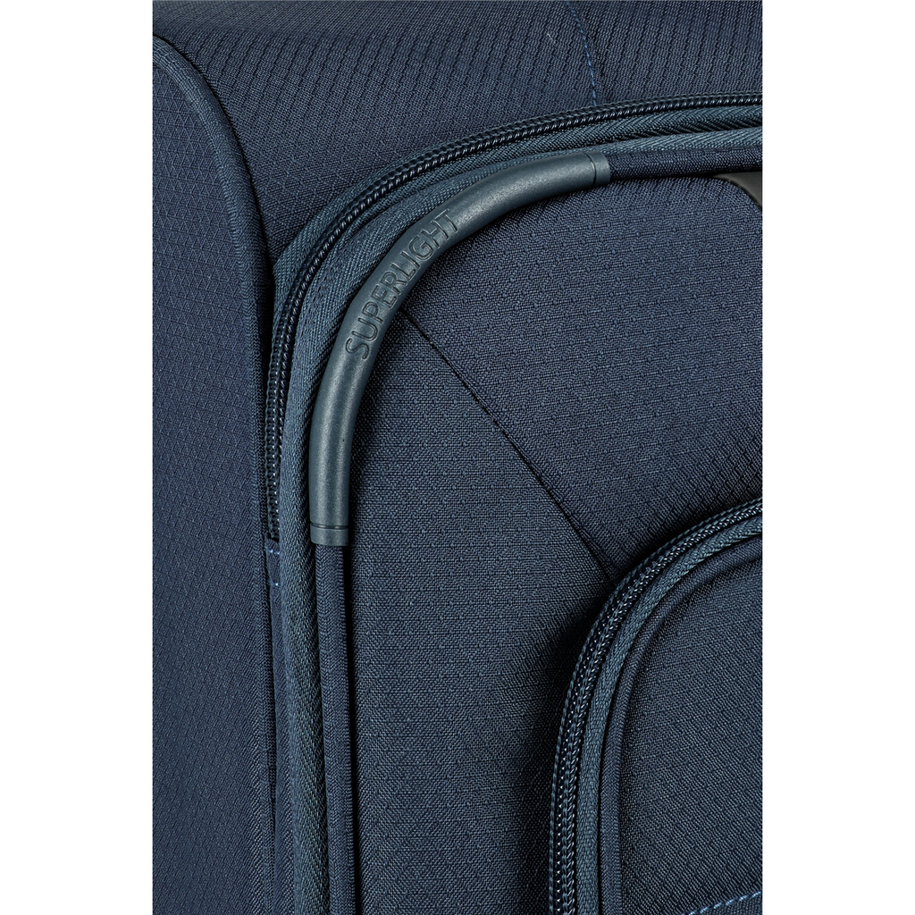 Close-up of the Lieblingstasche Skaii Trolley 4W M exp in dark blue fabric with a Superlight branded handle detail.