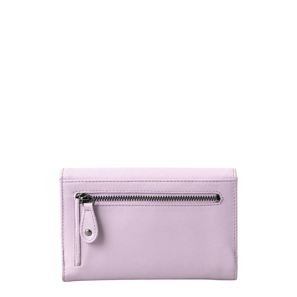 Lieblingstasche Thyme wallet in soft lilac leather with a back zipper pocket and metal hardware