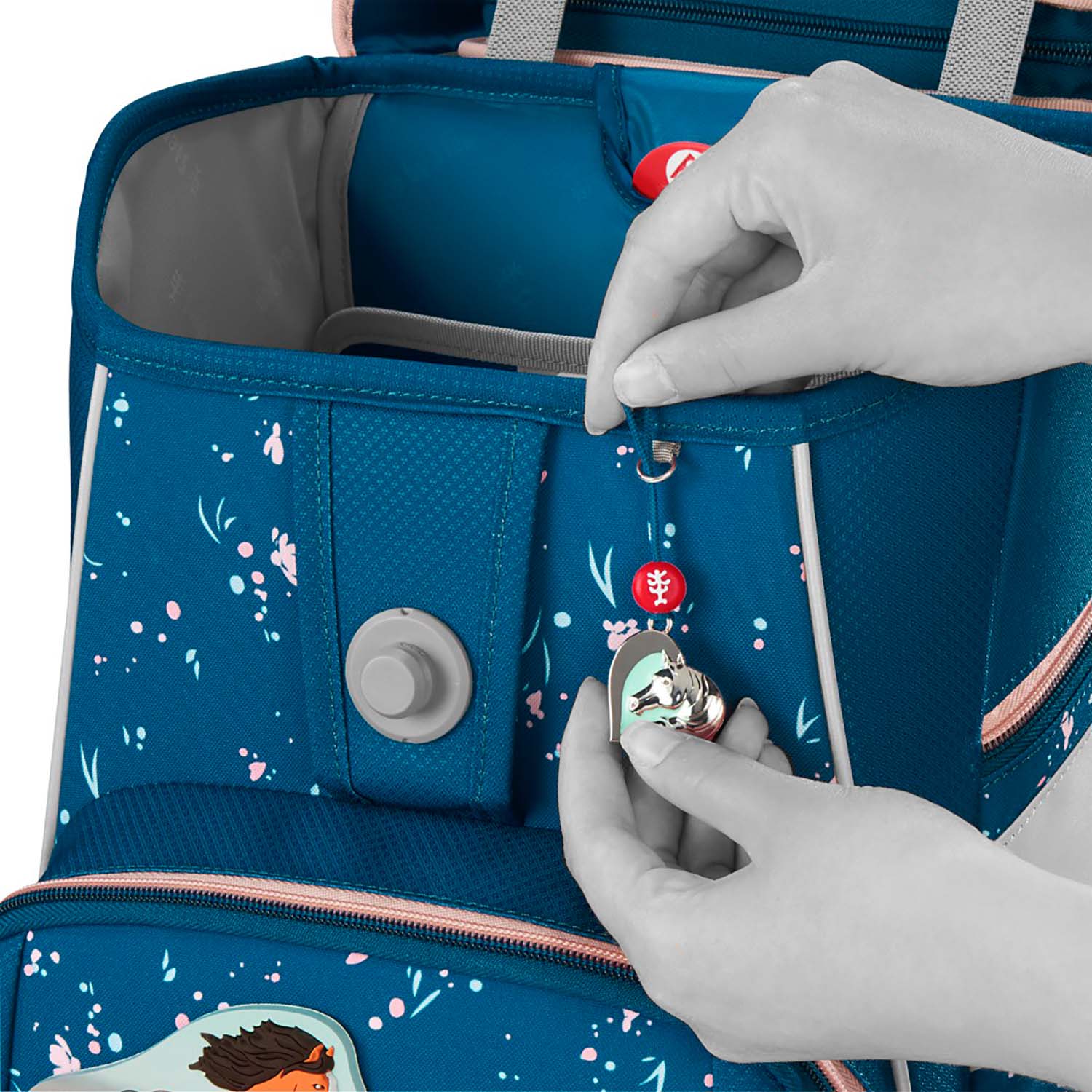 Step-by-Step_Space-Schulranzen-Set_00213418_Wild-Horse-Ronja_14