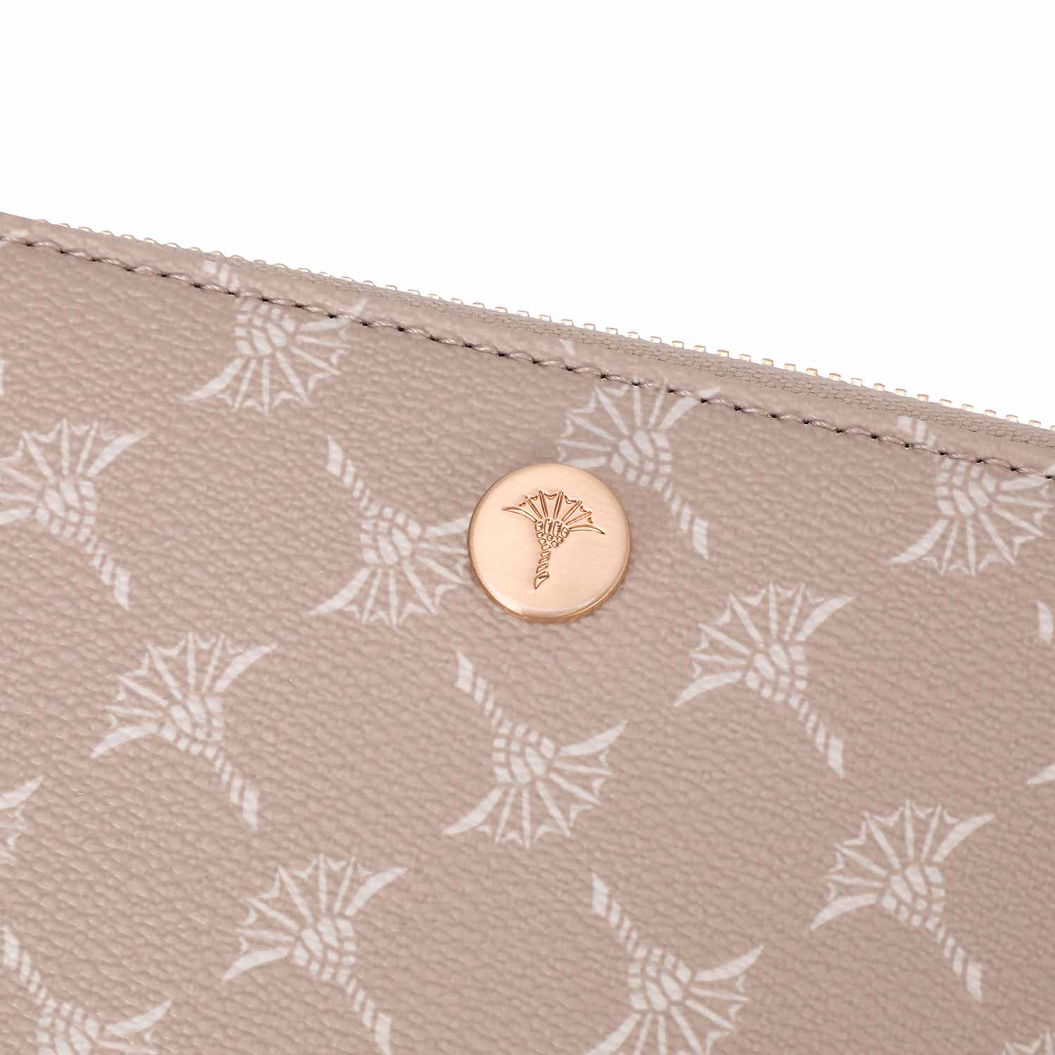 Joop-_4140006170-714-5