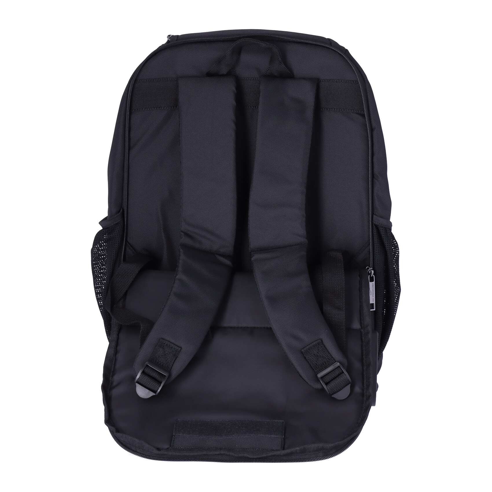 von-Cronshagen-Mats_0201014984_black_8