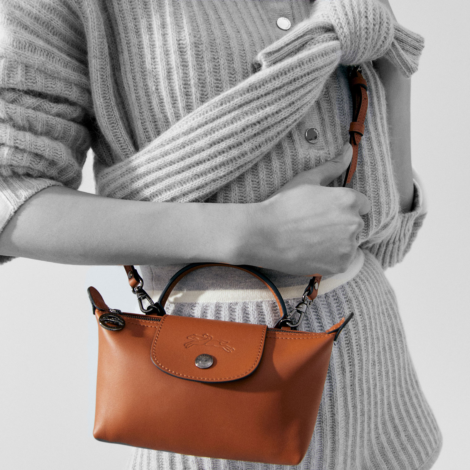 Longchamp_Le-Pliage-Xtra-Pochette-34205-987-504_cognac-9