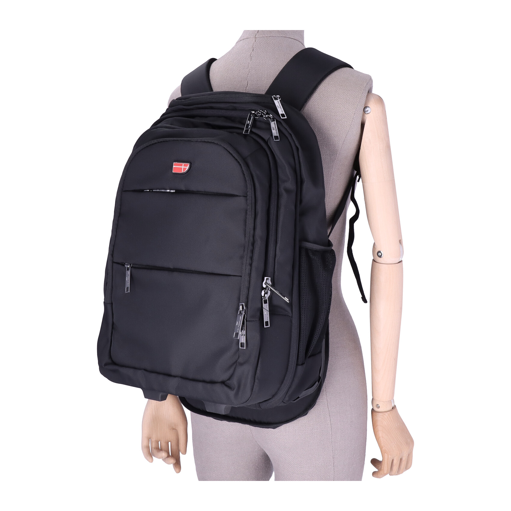 von-Cronshagen-Mats_0201014984_black_9