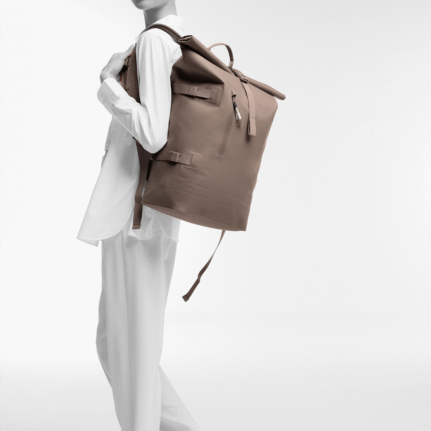 GOT-BAG_Rolltop-2-0-Monochrome-Edition_oyster_14