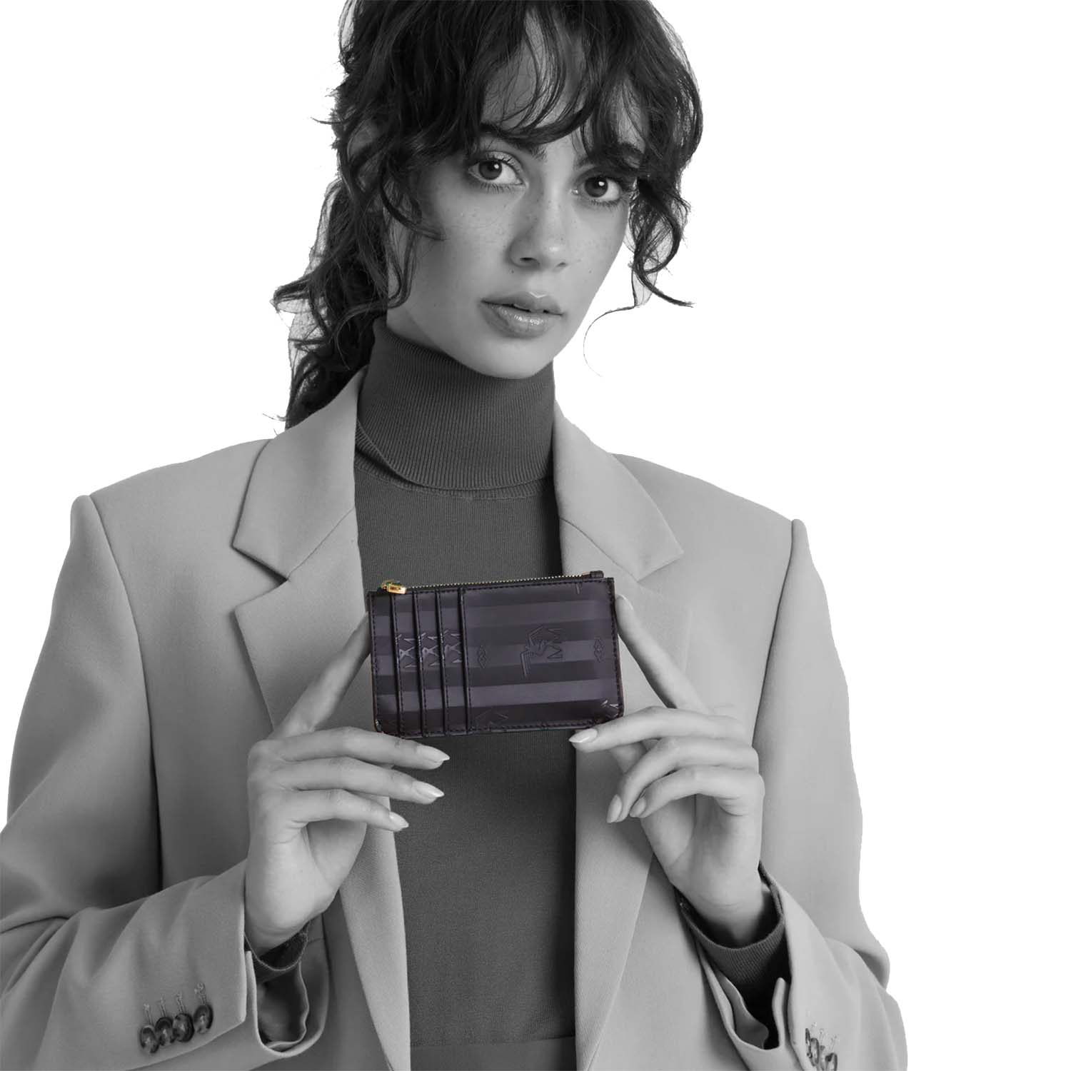 Maison-Mollerus_Gy_black-silver-3