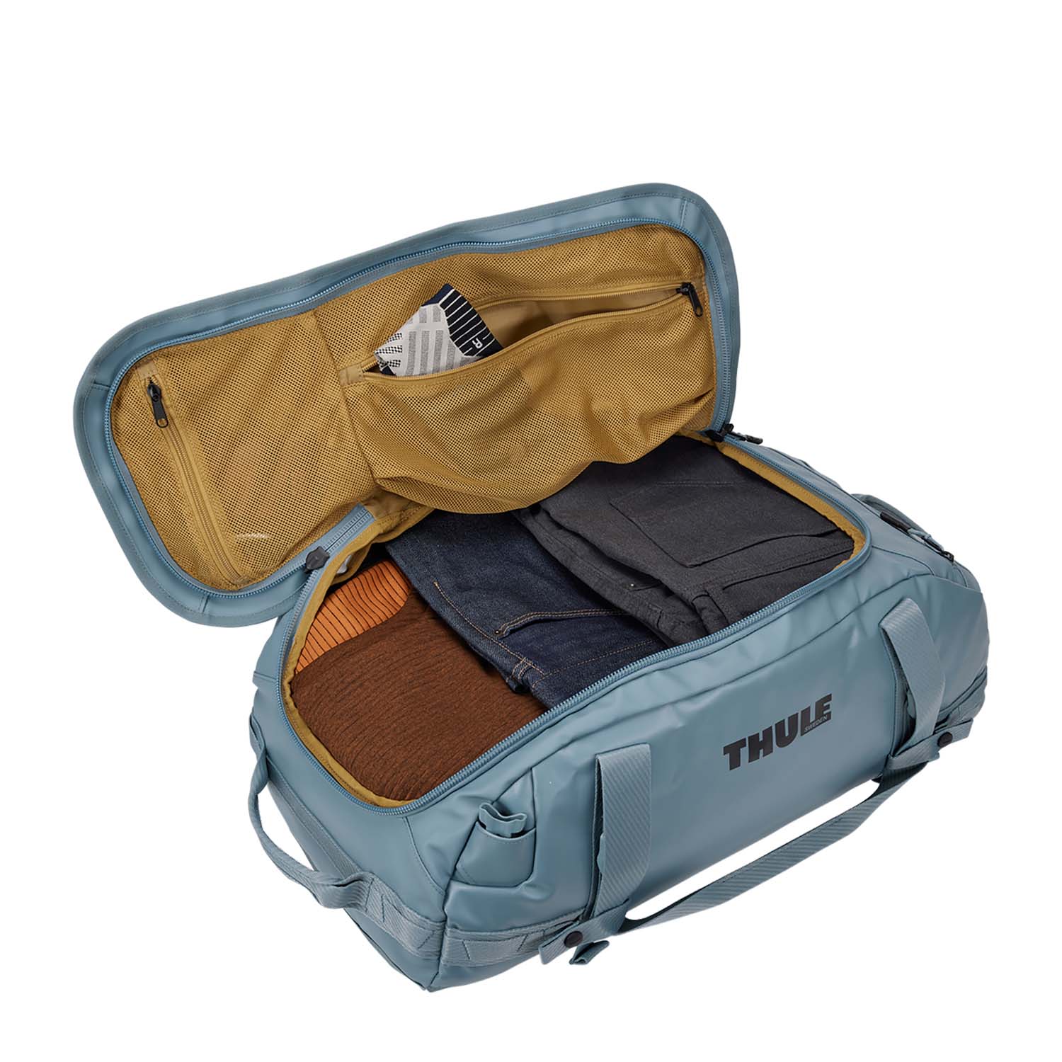 THULE_CHASM-40L-Duffle_3204992_pond_03